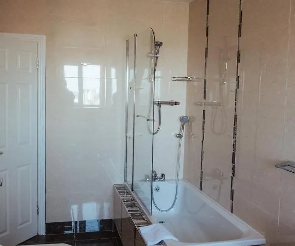 Lehinch בית הארחה 3*